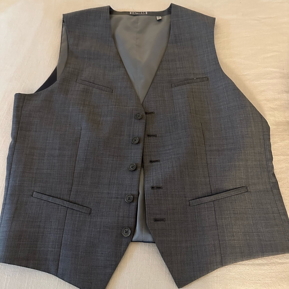 Large express vest. Mixture of wool, polyester and nylon. Medium grey